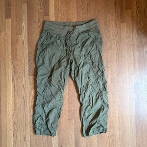 The North Face - Green Hiking Capris - Size M